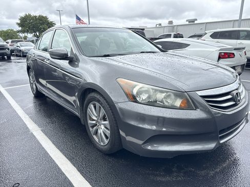 Used 2011 Honda Accord EX-L image 2