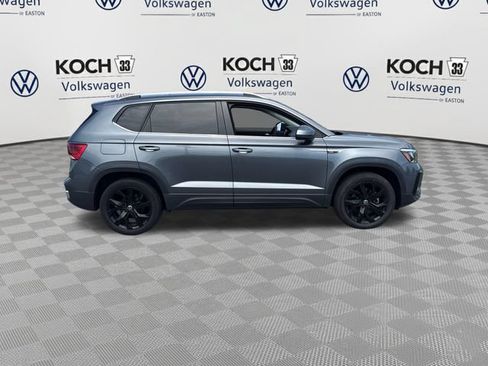 Used 2023 Volkswagen Taos SE w/ Black Wheel Package FWD image 9