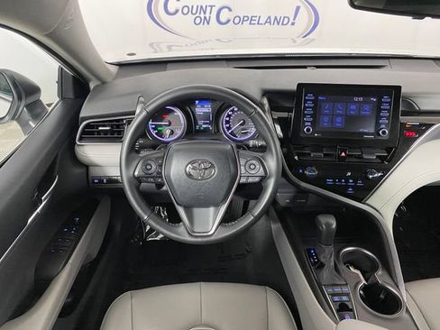 Used 2024 Toyota Camry SE FWD image 17