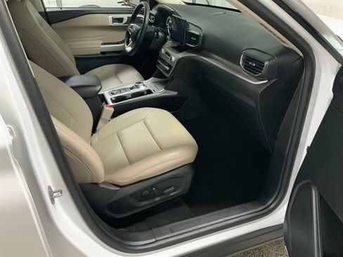Used 2024 Ford Explorer XLT w/ Equipment Group 202A image 23