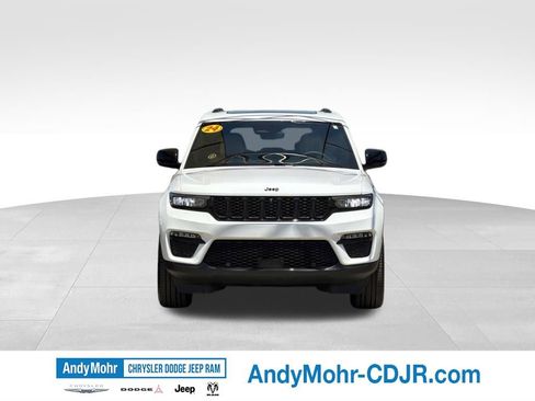 Used 2024 Jeep Grand Cherokee Limited w/ Luxury Tech Group II AWD/4WD image 2