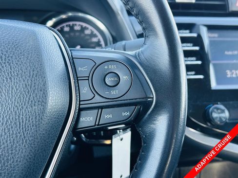 Used 2019 Toyota Camry SE image 4