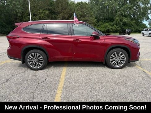 Used 2021 Toyota Highlander Platinum AWD/4WD image 6