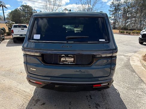 New 2026 Jeep Grand Wagoneer Limited AWD/4WD image 9