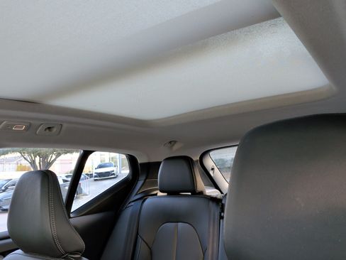 Used 2025 Volvo XC40 B5 Core image 24