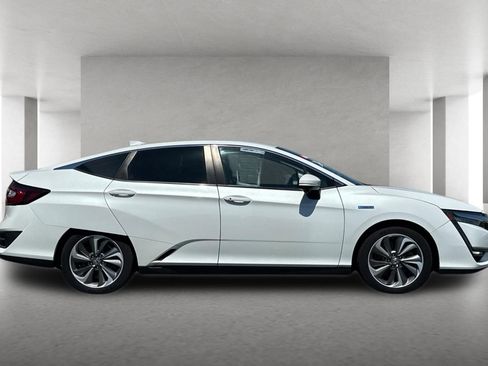 Used 2020 Honda Clarity Touring image 3