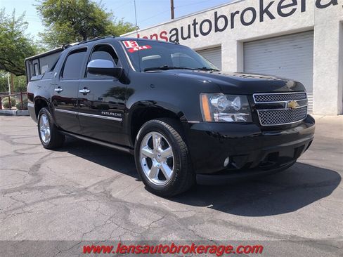 Used 2013 Chevrolet Avalanche LTZ AWD/4WD image 2