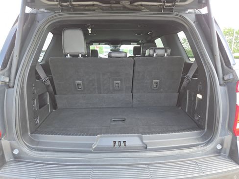 Used 2019 Ford Expedition XLT w/ Equipment Group 202A AWD/4WD image 18