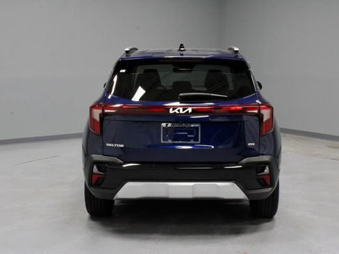 Used 2024 Kia Seltos EX AWD/4WD image 12