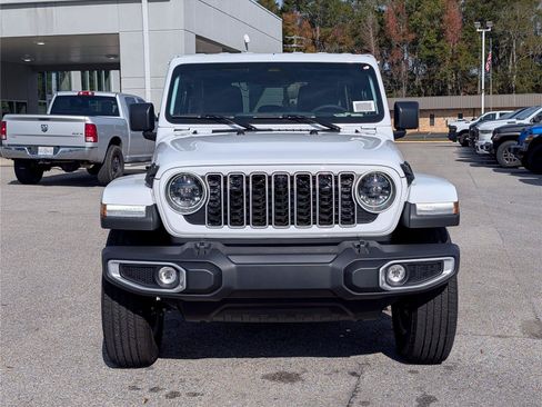 New 2026 Jeep Wrangler Unlimited Sahara AWD/4WD image 8