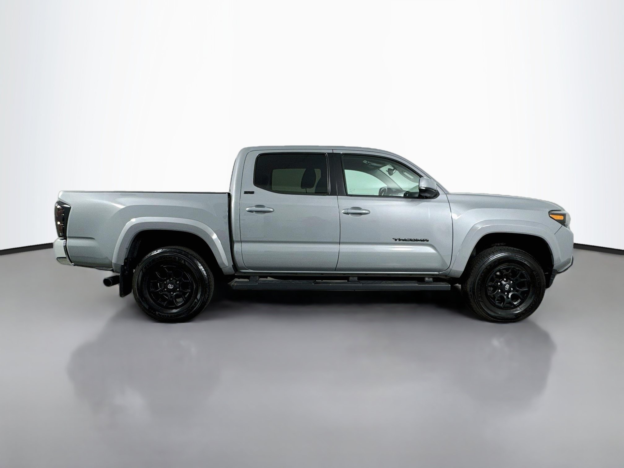 Used 2021 Toyota Tacoma SR5 AWD/4WD image 8