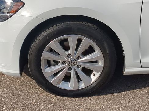 Used 2021 Volkswagen Golf 4-Door image 15