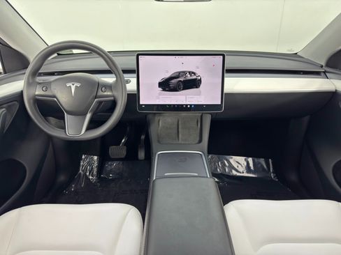Used 2023 Tesla Model Y Long Range image 13