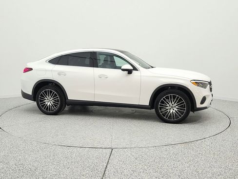 Certified 2026 Mercedes-Benz GLC 300 4MATIC image 4