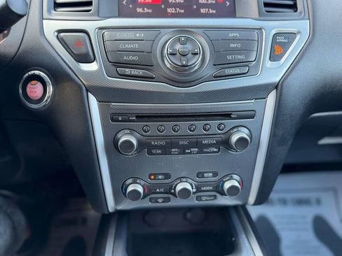 Used 2017 Nissan Pathfinder SL image 43