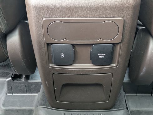 Used 2022 Ford Explorer King Ranch w/ Premium Technology Package image 24