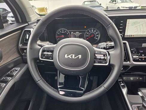 Used 2023 Kia Sorento S w/ Panoramic Sunroof Package AWD/4WD image 14