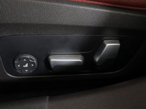 Used 2023 BMW 330i xDrive Sedan w/ M Sport Package image 35