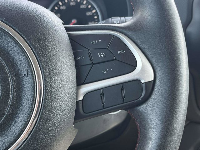Used 2023 Jeep Renegade Trailhawk AWD/4WD image 26