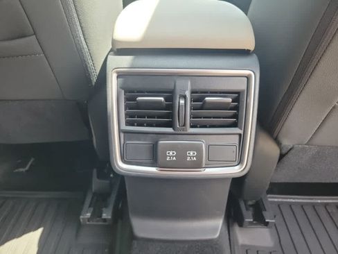 Used 2023 Subaru Forester Premium AWD/4WD image 29