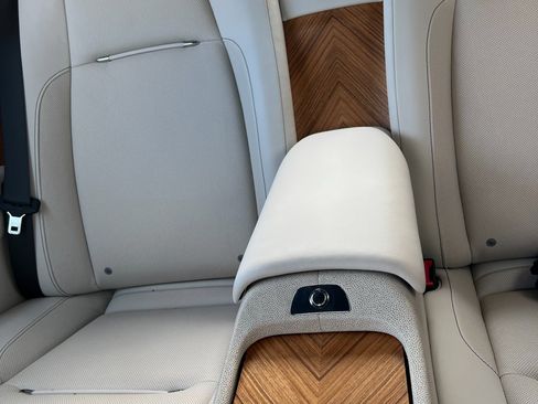 Used 2015 Rolls-Royce Wraith RWD image 13