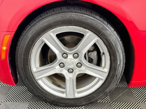 Used 2020 Chevrolet Camaro LT RWD image 32