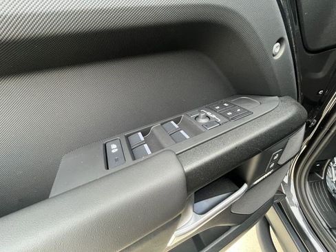 New 2026 Land Rover Defender 110 V8 AWD/4WD image 12