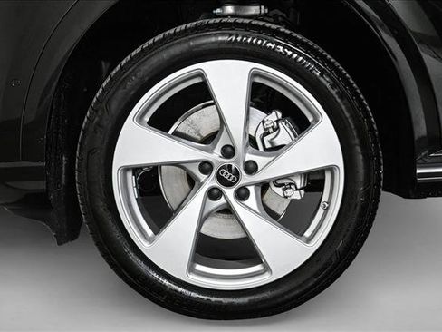 New 2025 Audi Q5 Premium Plus image 25