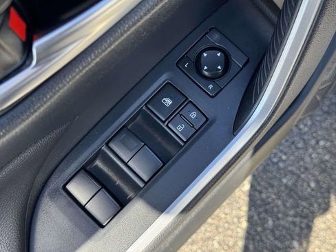 Used 2019 Toyota RAV4 XLE w/ Convenience Package AWD/4WD image 16