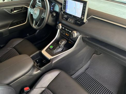 Used 2022 Toyota RAV4 XSE AWD/4WD image 21