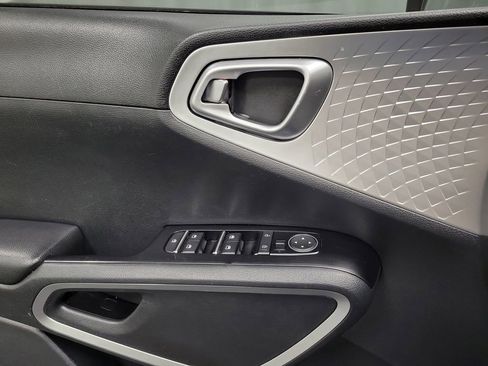 Used 2022 Kia Soul LX w/ Technology Package image 18