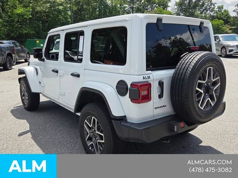 Used 2025 Jeep Wrangler Unlimited Sahara AWD/4WD image 10