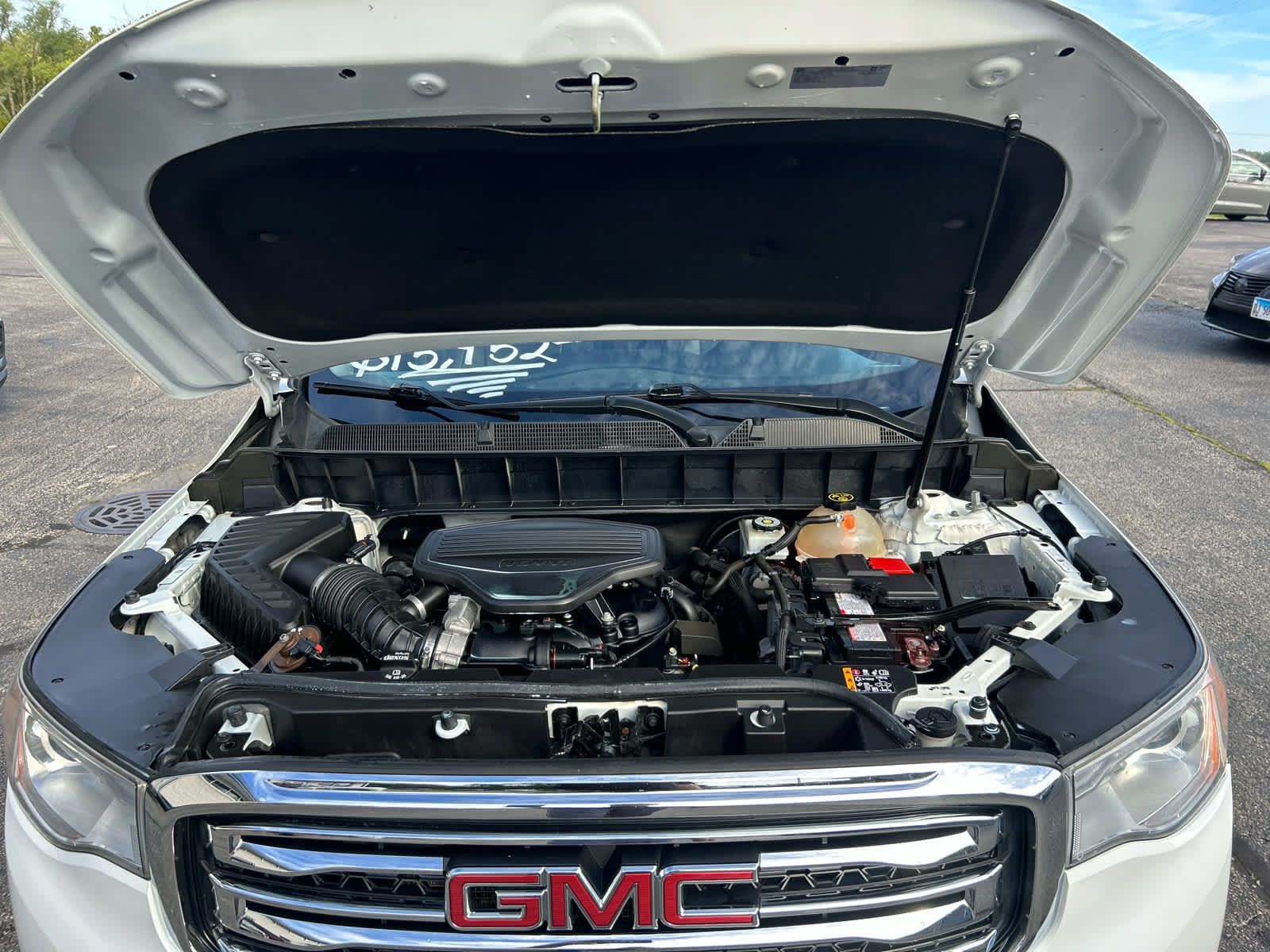 Used 2019 GMC Acadia SLT FWD image 28