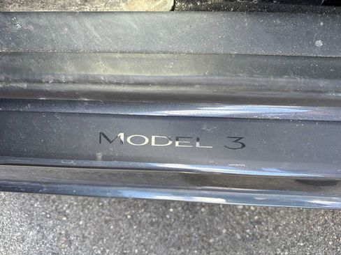 Used 2022 Tesla Model 3 Long Range AWD/4WD image 23