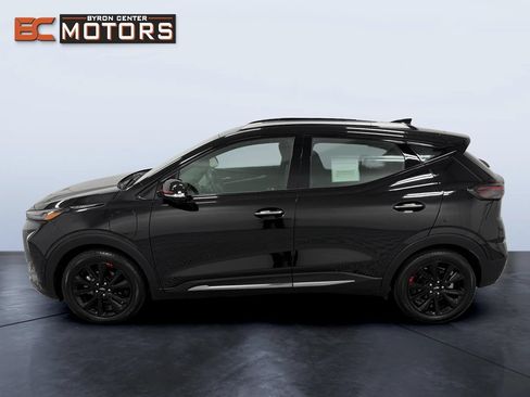 Used 2023 Chevrolet Bolt EUV Premier w/ Super Cruise Package FWD image 3