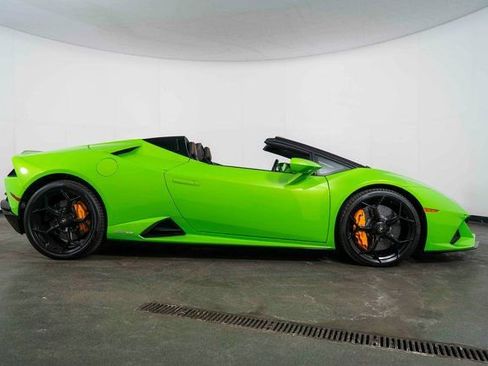 Used 2022 Lamborghini Huracan EVO image 9