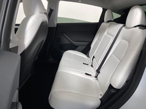 Used 2023 Tesla Model Y Long Range image 13