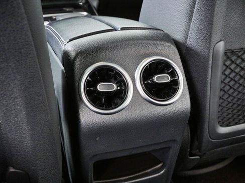 Used 2021 Mercedes-Benz GLB 250 4MATIC image 20
