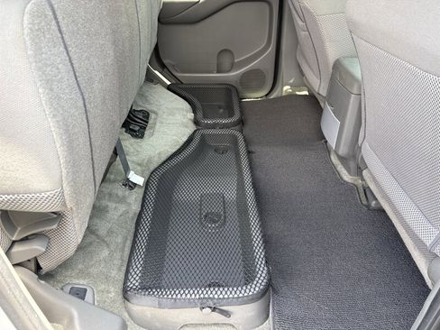 Used 2017 Nissan Frontier SV RWD image 26