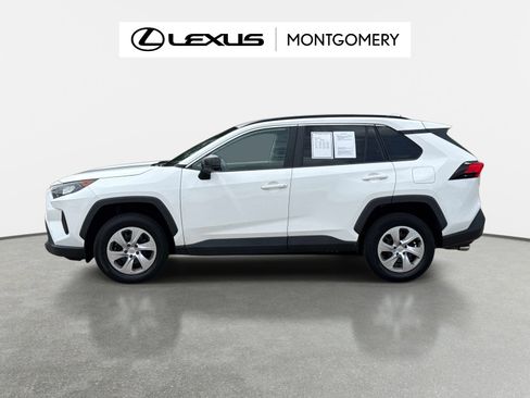 Used 2021 Toyota RAV4 LE FWD image 6