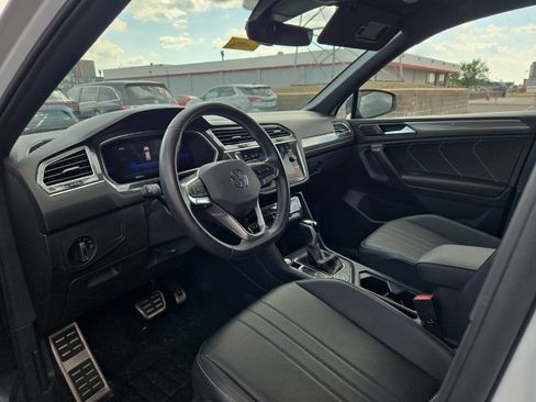 Used 2023 Volkswagen Tiguan SE R-Line AWD/4WD image 12