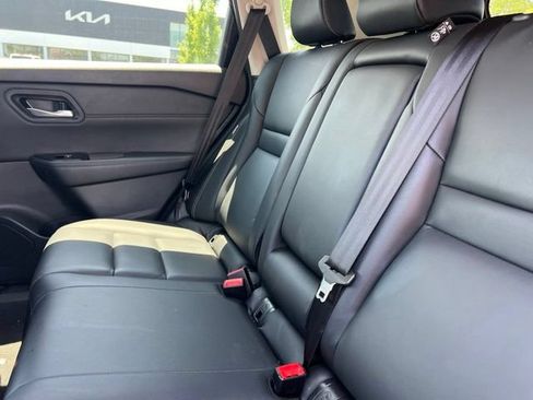 Used 2026 Nissan Rogue SL FWD image 29