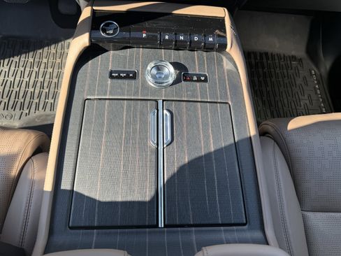 Used 2025 Lincoln Navigator Black Label image 18