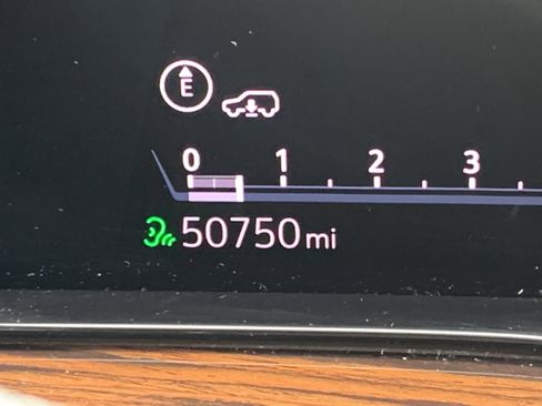 Used 2021 Cadillac Escalade Premium Luxury w/ Driver Assist Tech Package image 22