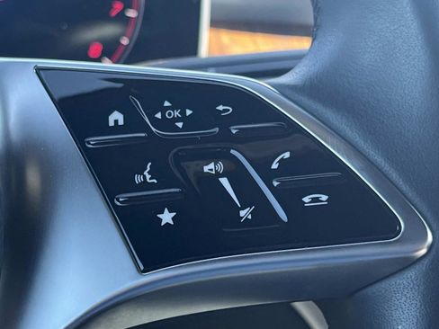 Used 2025 Mercedes-Benz GLC 300 4MATIC image 25