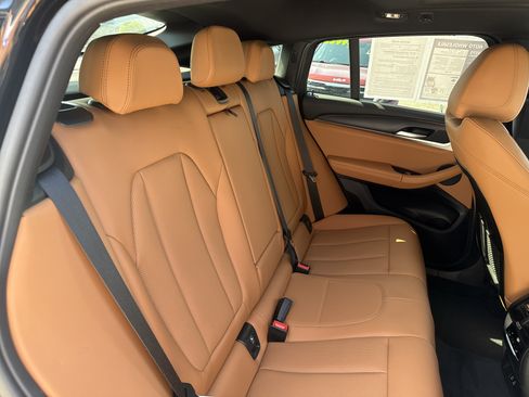 Used 2023 BMW X4 xDrive30i w/ M Sport Package AWD/4WD image 14