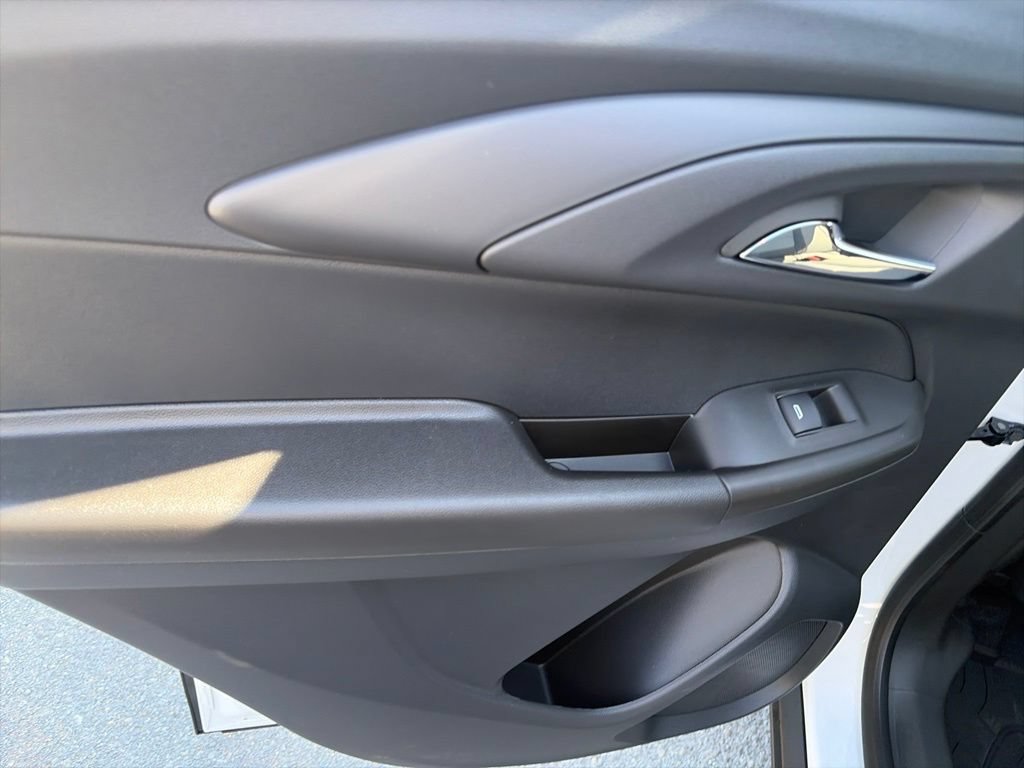 New 2026 Chevrolet TrailBlazer LS w/ LPO, Blackout Package FWD image 12