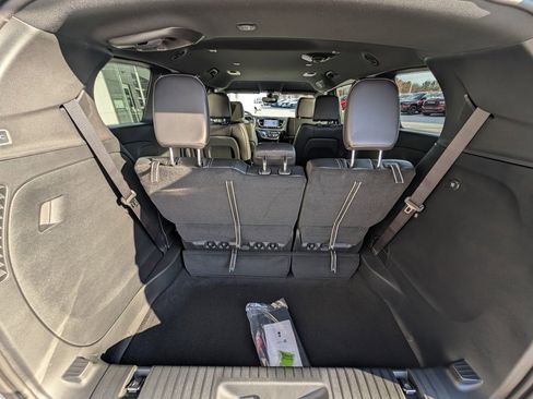 New 2026 Chrysler Pacifica Select image 11