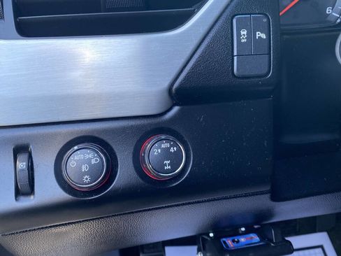 Used 2015 GMC Yukon XL SLE image 22