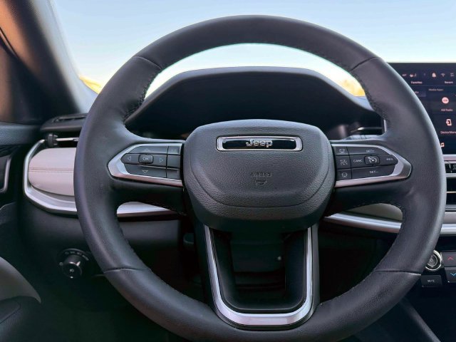 Certified 2025 Jeep Compass Limited AWD/4WD image 21